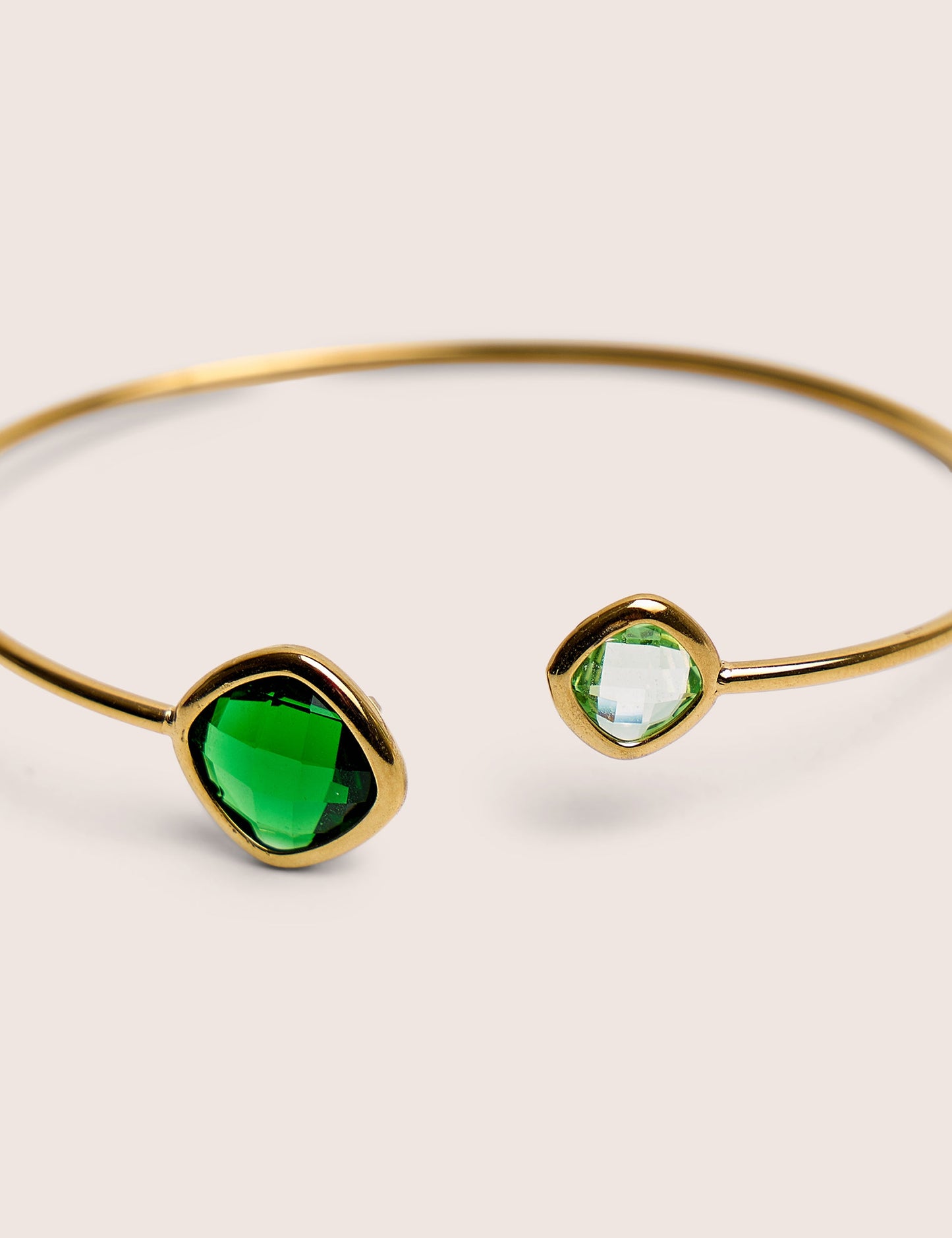 Pulsera de piedra esmeralda