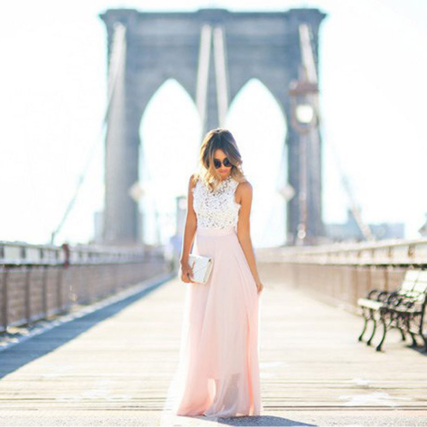 Daniela | Vestido largo con encaje y falda fluida sin mangas