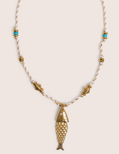 Collar con detalle de cuerda y dijes de vida marina