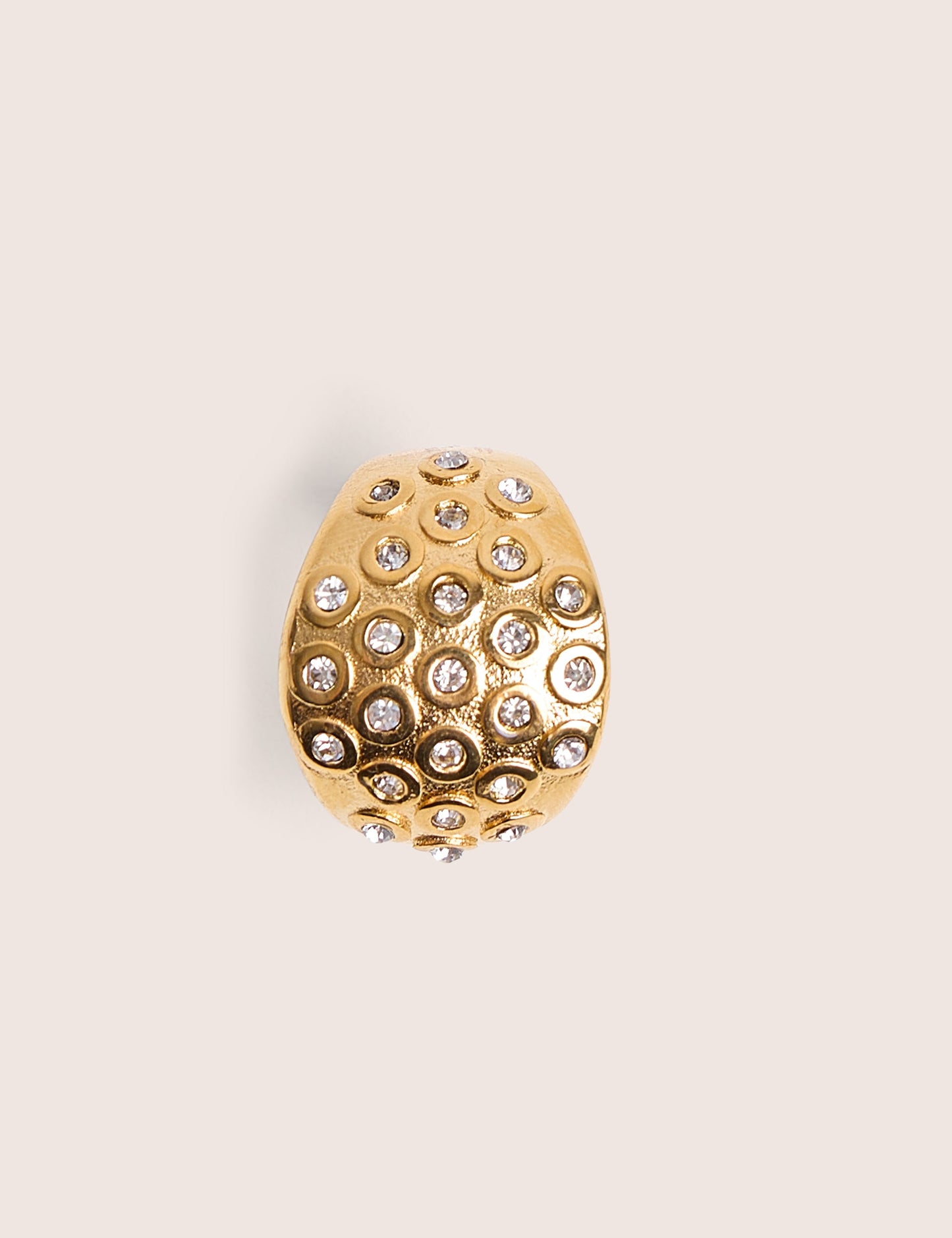 Anillo de oro con detalle de diamante