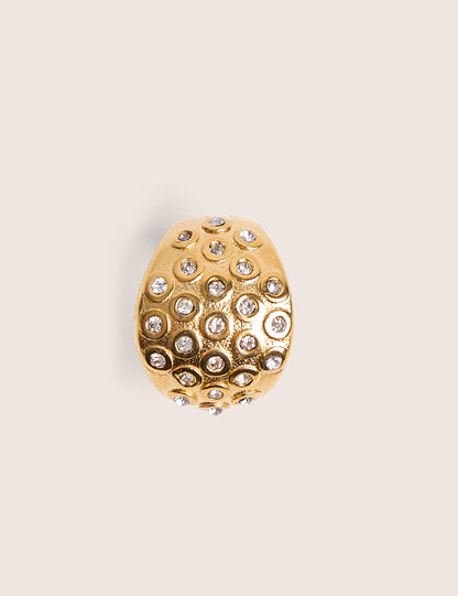 Anillo de oro con detalle de diamante