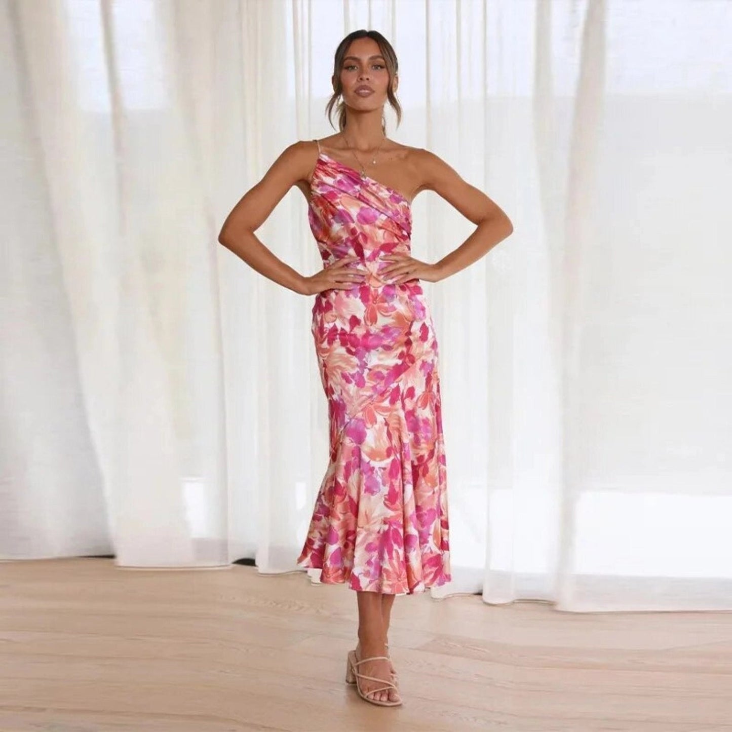 Carla | Vestido maxi de verano de mujer con corte asimétrico y estampado floral