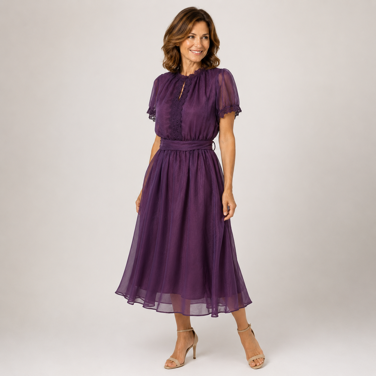 Flavia | Vestido maxi con escote en lágrima y borde de encaje de chiffón
