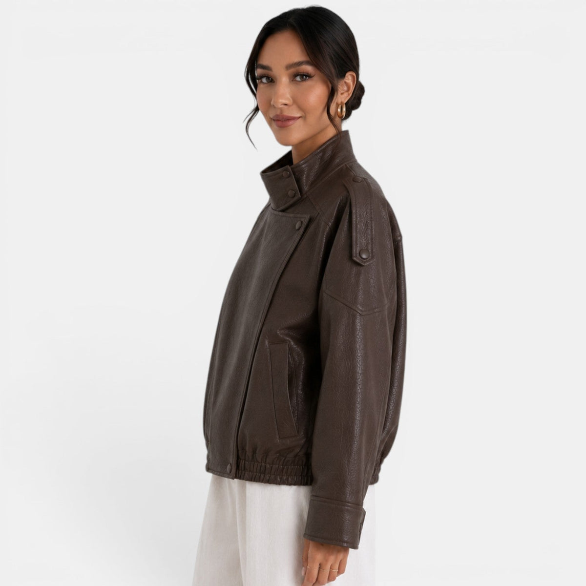 Chaqueta bomber de cuero para mujer
