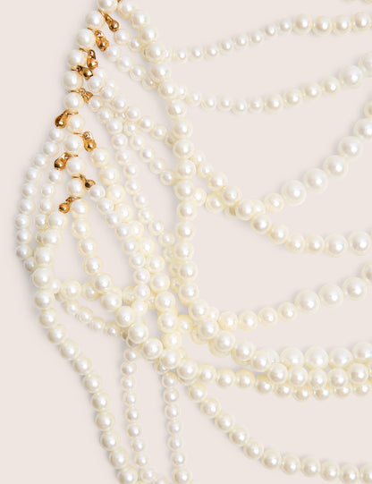 Collar de perlas en capas y cadena para el cuerpo en color blanco