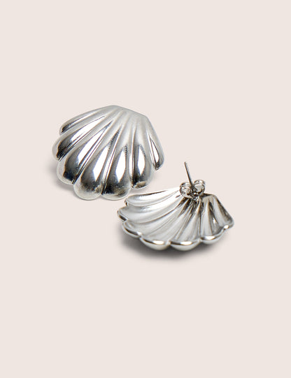 Pendientes de plata con detalle de concha