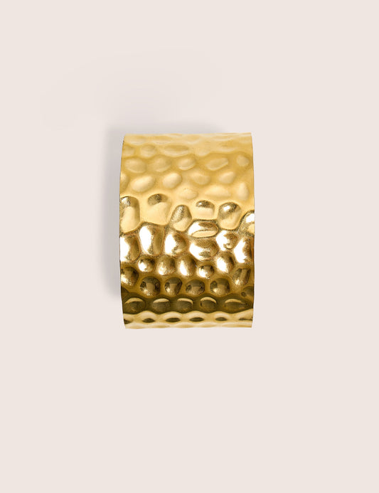 Brazalete rígido chapado en oro texturizado