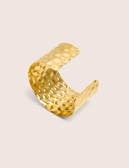 Brazalete rígido chapado en oro texturizado