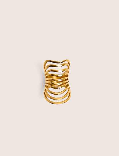 Anillo de oro apilado