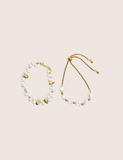 Conjunto de dos pulseras con detalle de perlas bañadas en oro