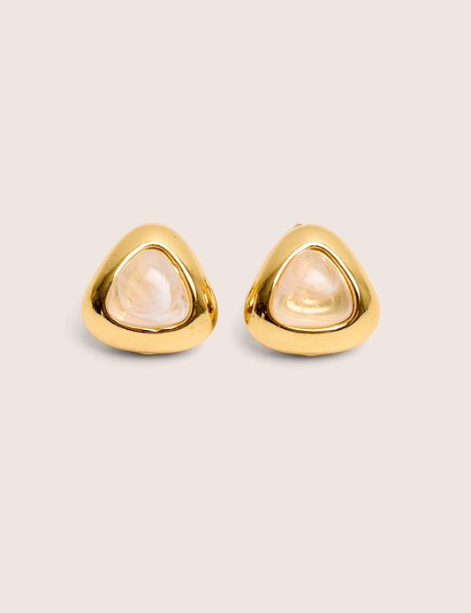 Pendientes triangulares bañados en oro