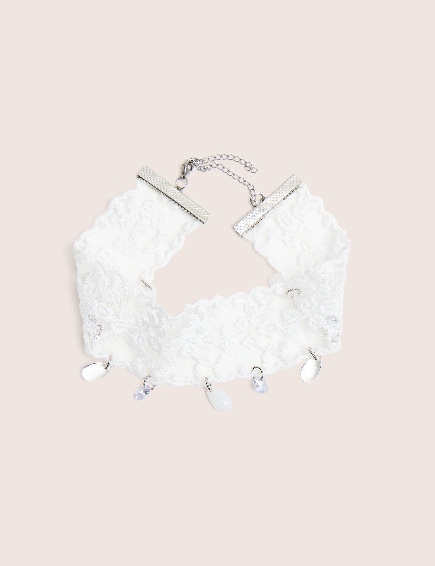 Choker de encaje con detalle adornado