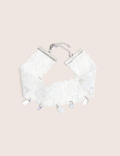 Choker de encaje con detalle adornado