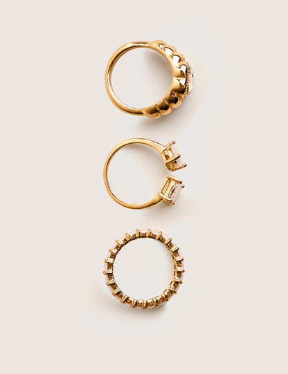 Conjunto de 3 anillos dorados con diamantes