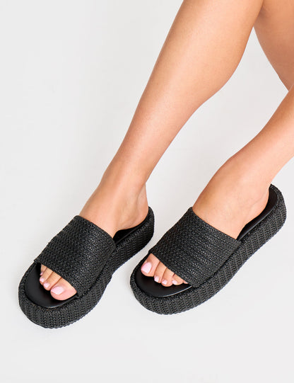 Sandalias de plataforma trenzadas en sangría y negro
