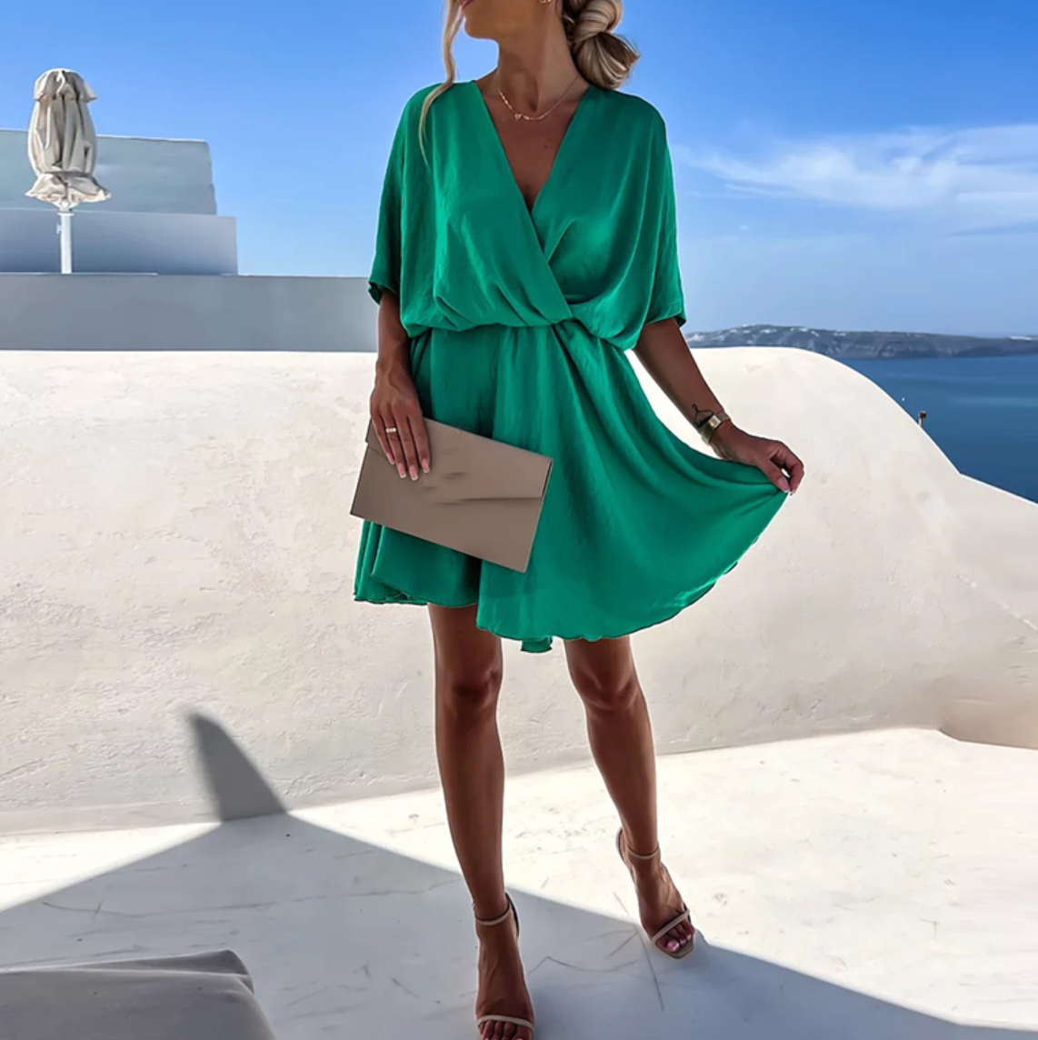 Jana | Vestido corto elegante de mujer con diseño envolvente y caída fluida