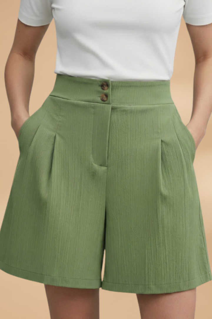 Stephanie | Pantalón corto casual con fila de botones y trabillas para cinturón