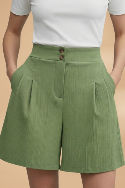 Stephanie | Pantalón corto casual con fila de botones y trabillas para cinturón