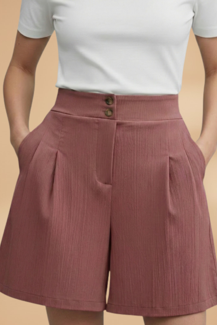 Stephanie | Pantalón corto casual con fila de botones y trabillas para cinturón