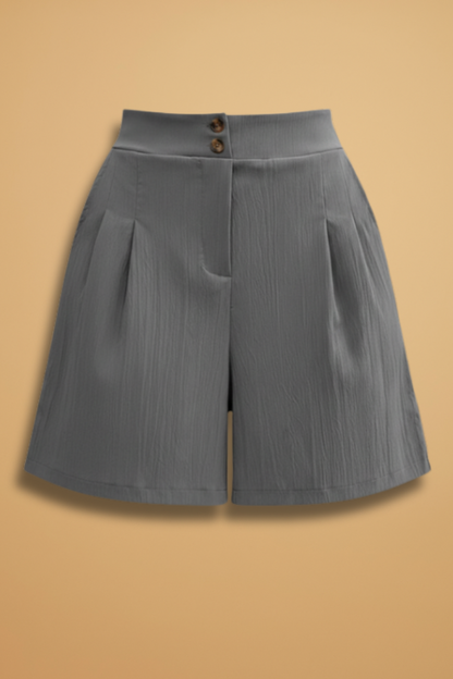 Stephanie | Pantalón corto casual con fila de botones y trabillas para cinturón