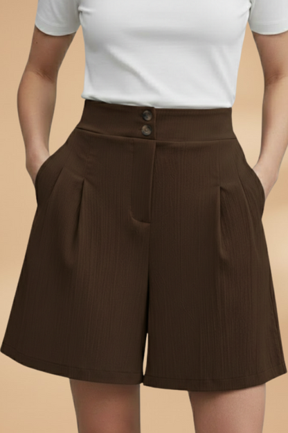 Stephanie | Pantalón corto casual con fila de botones y trabillas para cinturón