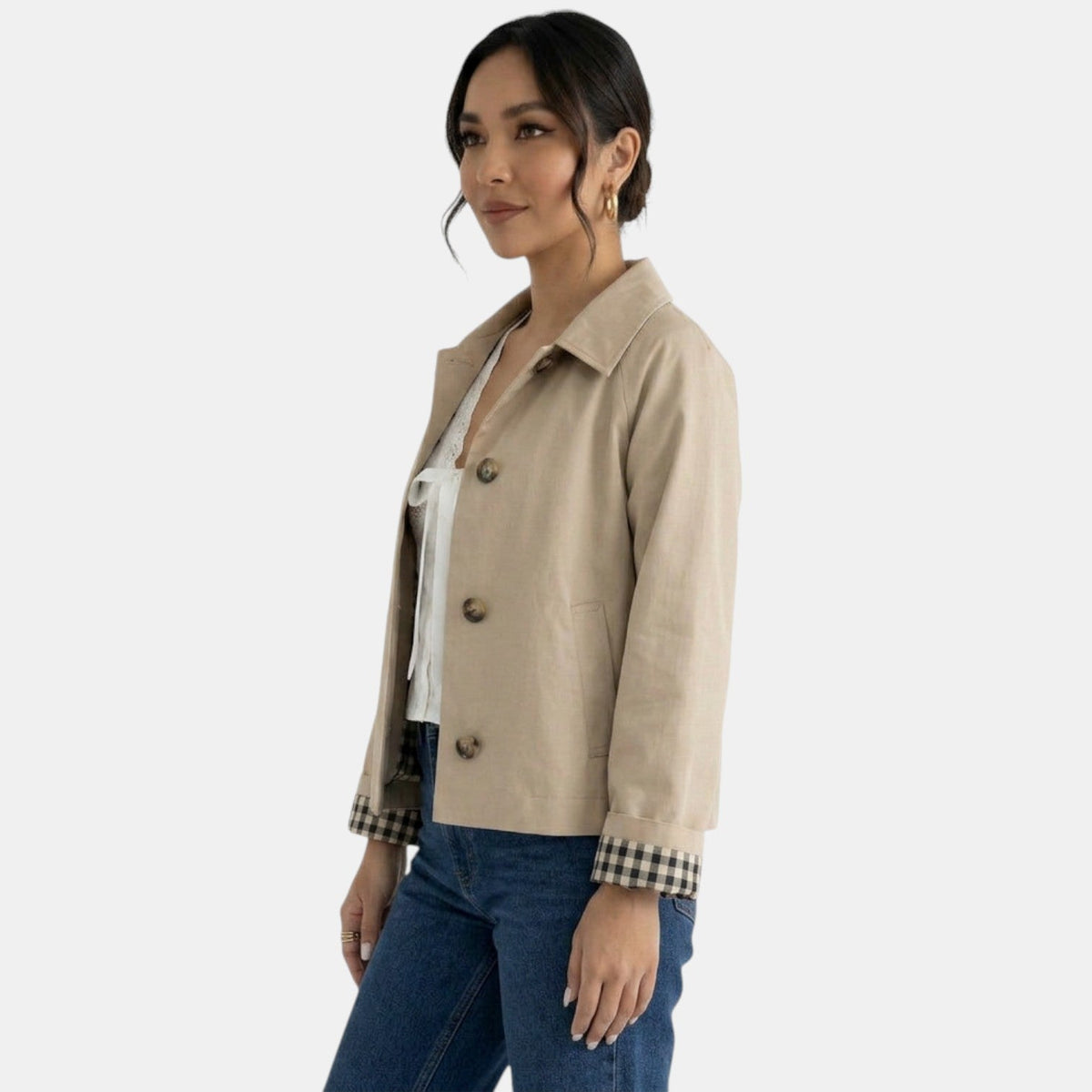 Chaqueta beige elegante para mujer