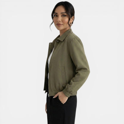 Chaqueta verde elegante con cremallera para mujer