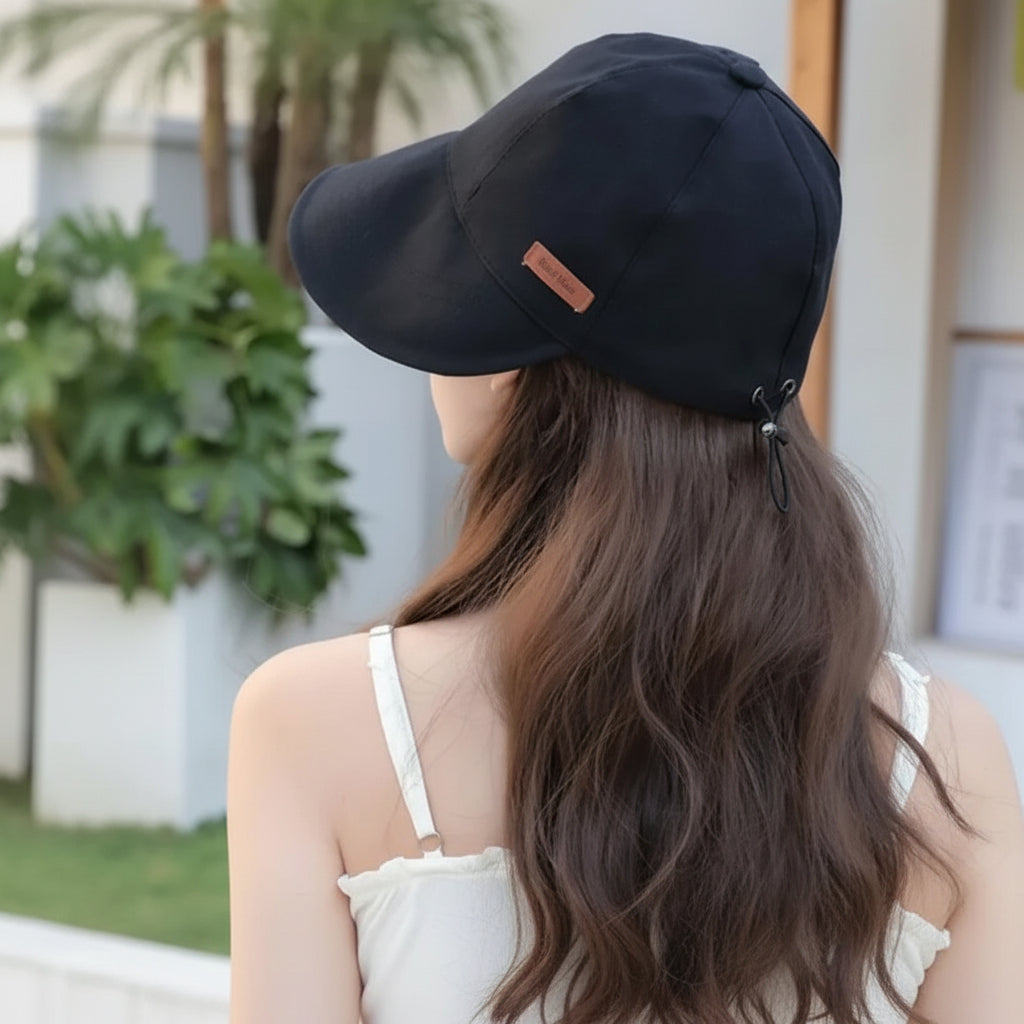 Gorra para mujer con ajuste posterior y visera curva