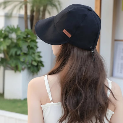 Gorra para mujer con ajuste posterior y visera curva