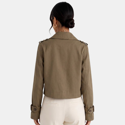 Gabardina corta elegante para mujer