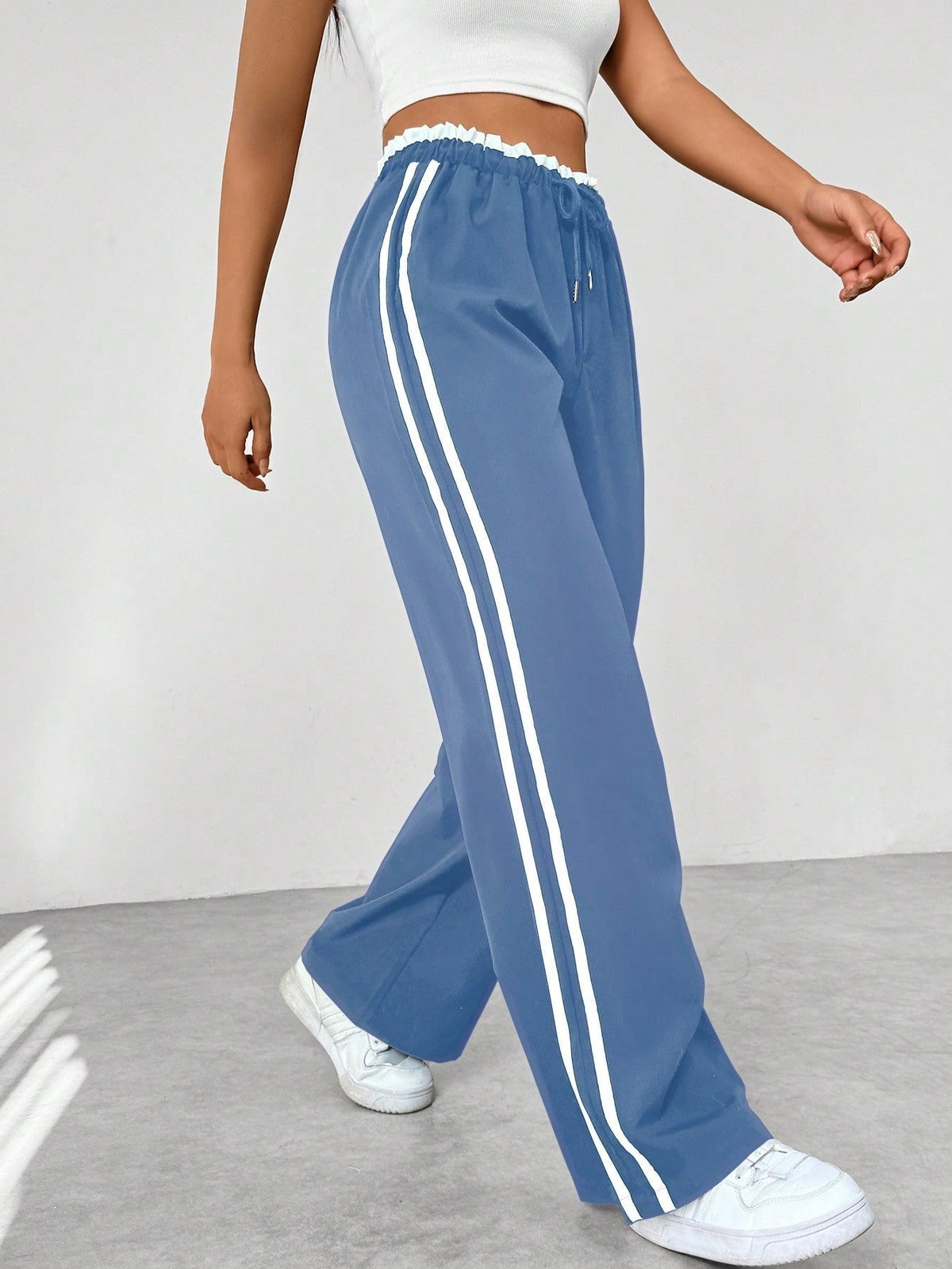 Noelia | Pantalón de Ropa Deportiva Mujer Pierna Ancha Franjas Laterales