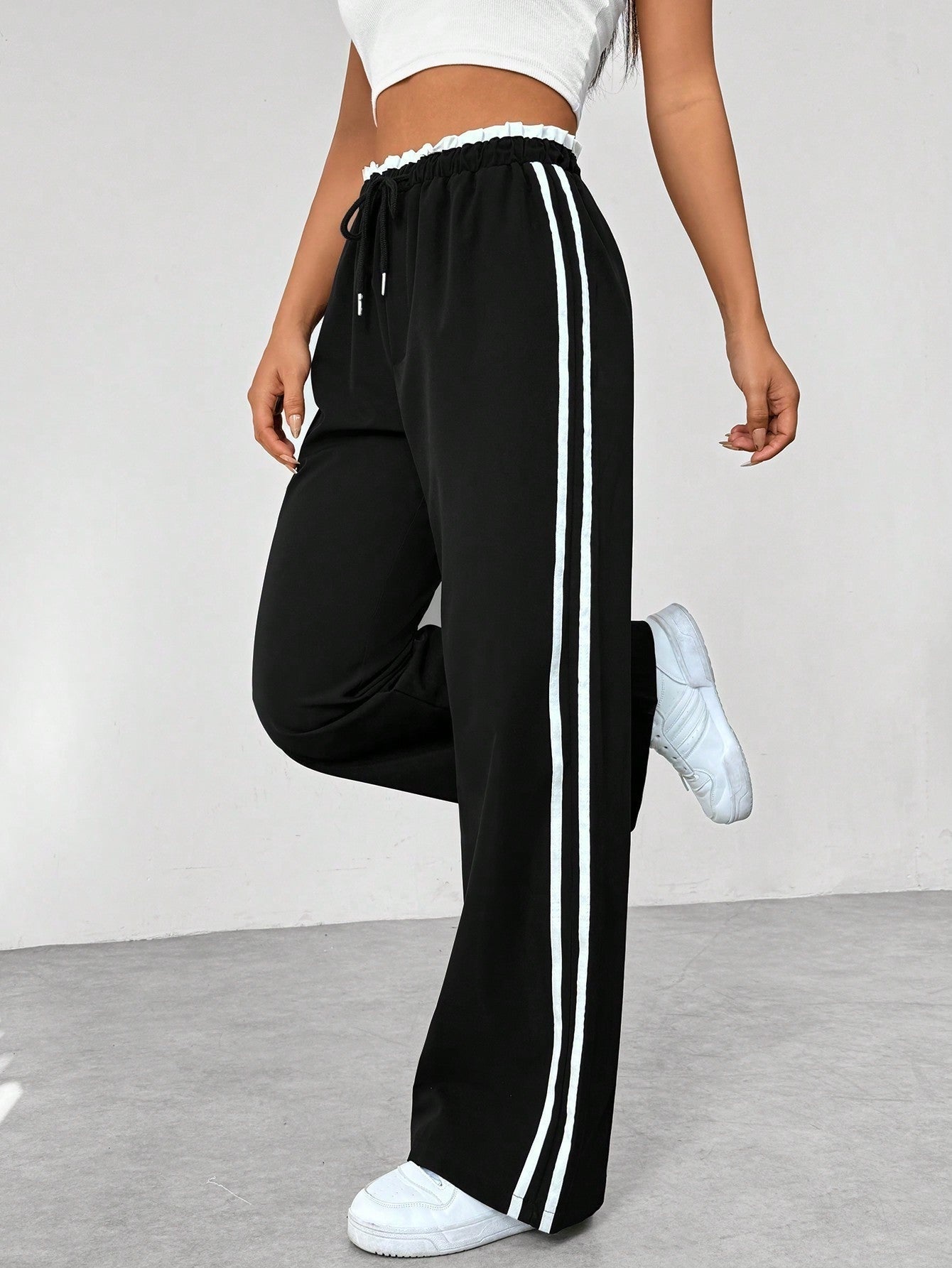 Noelia | Pantalón de Ropa Deportiva Mujer Pierna Ancha Franjas Laterales