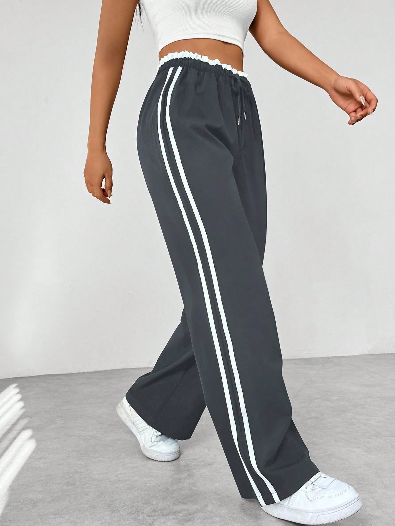 Noelia | Pantalón de Ropa Deportiva Mujer Pierna Ancha Franjas Laterales