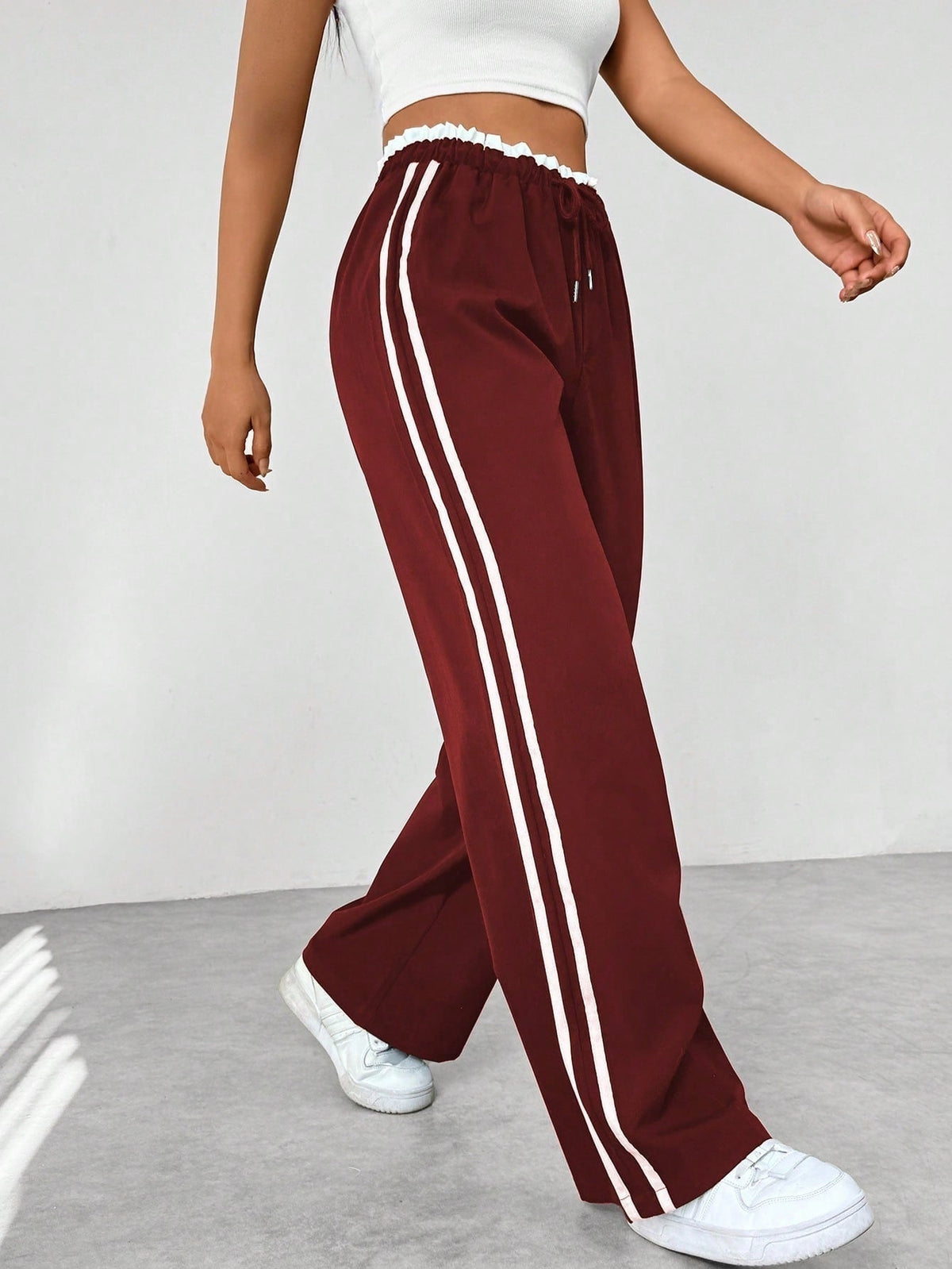 Noelia | Pantalón de Ropa Deportiva Mujer Pierna Ancha Franjas Laterales