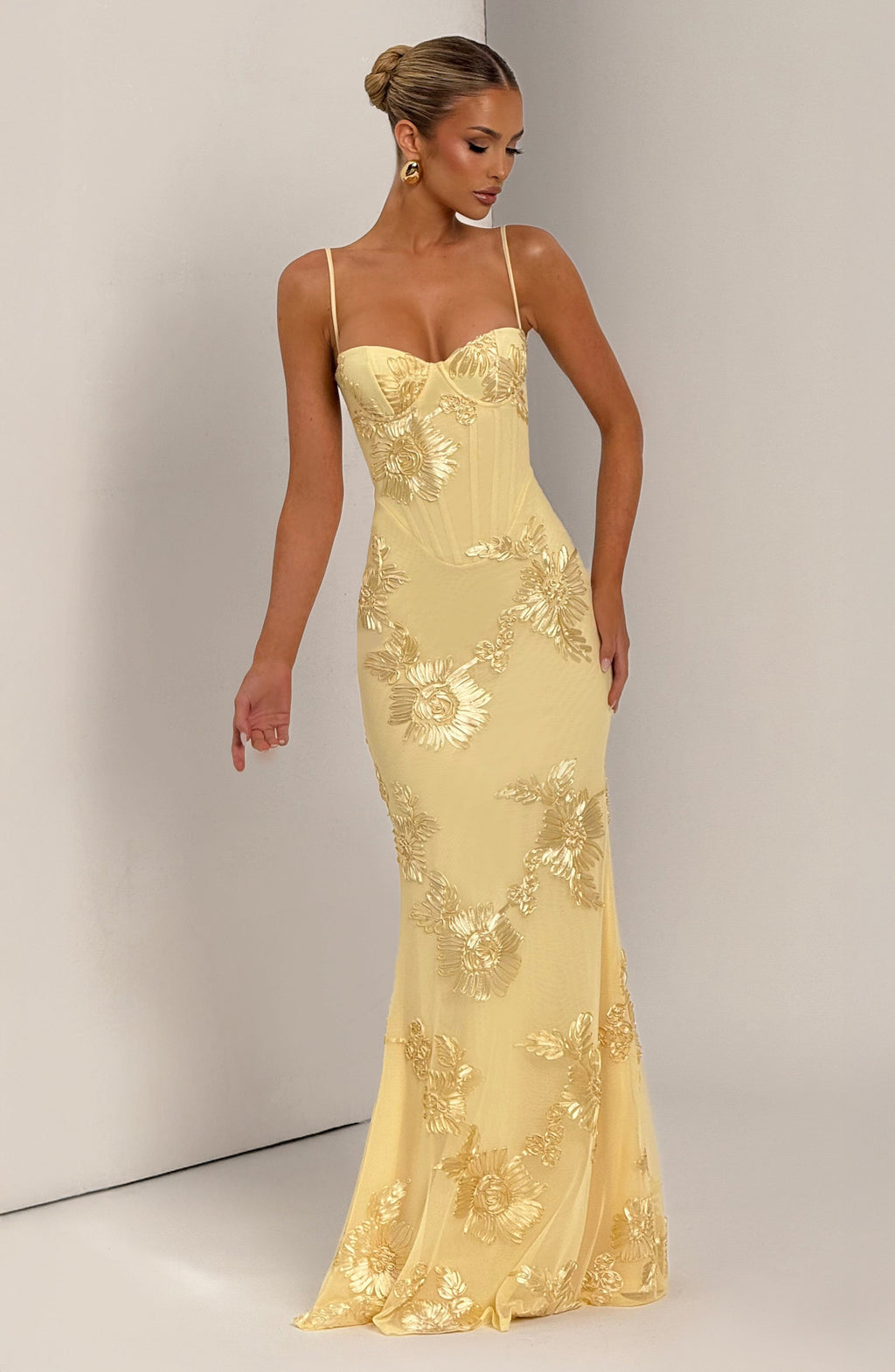 Elora | Vestido maxi para mujer con flores bordadas estilo boda